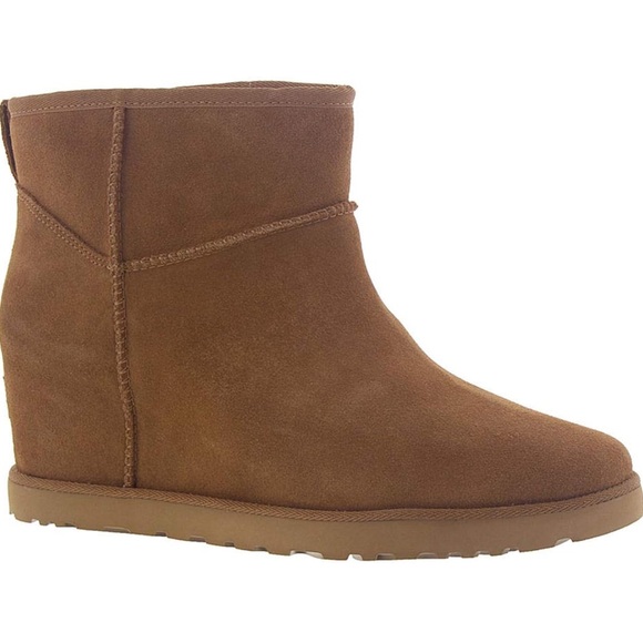 Very gently used Ugg Boots. Only reason I am selling is don’t hardly wear them. - Picture 7 of 9